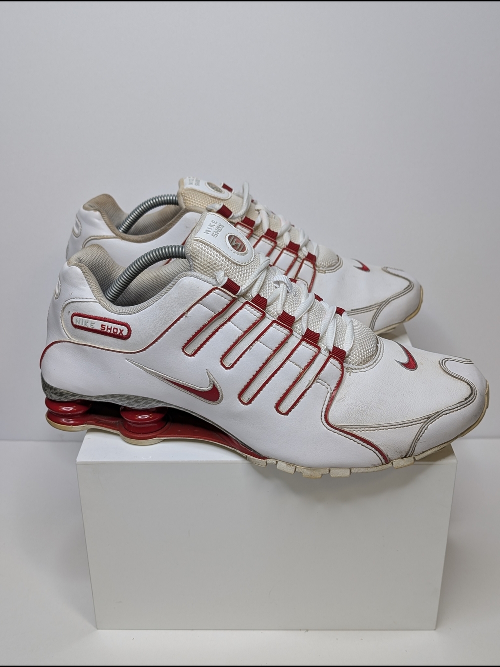 Nike Shox Men's Size 11 White Varsity Red Silver Athletic Sneakers 325201-127